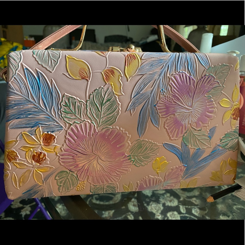 Unique clutch